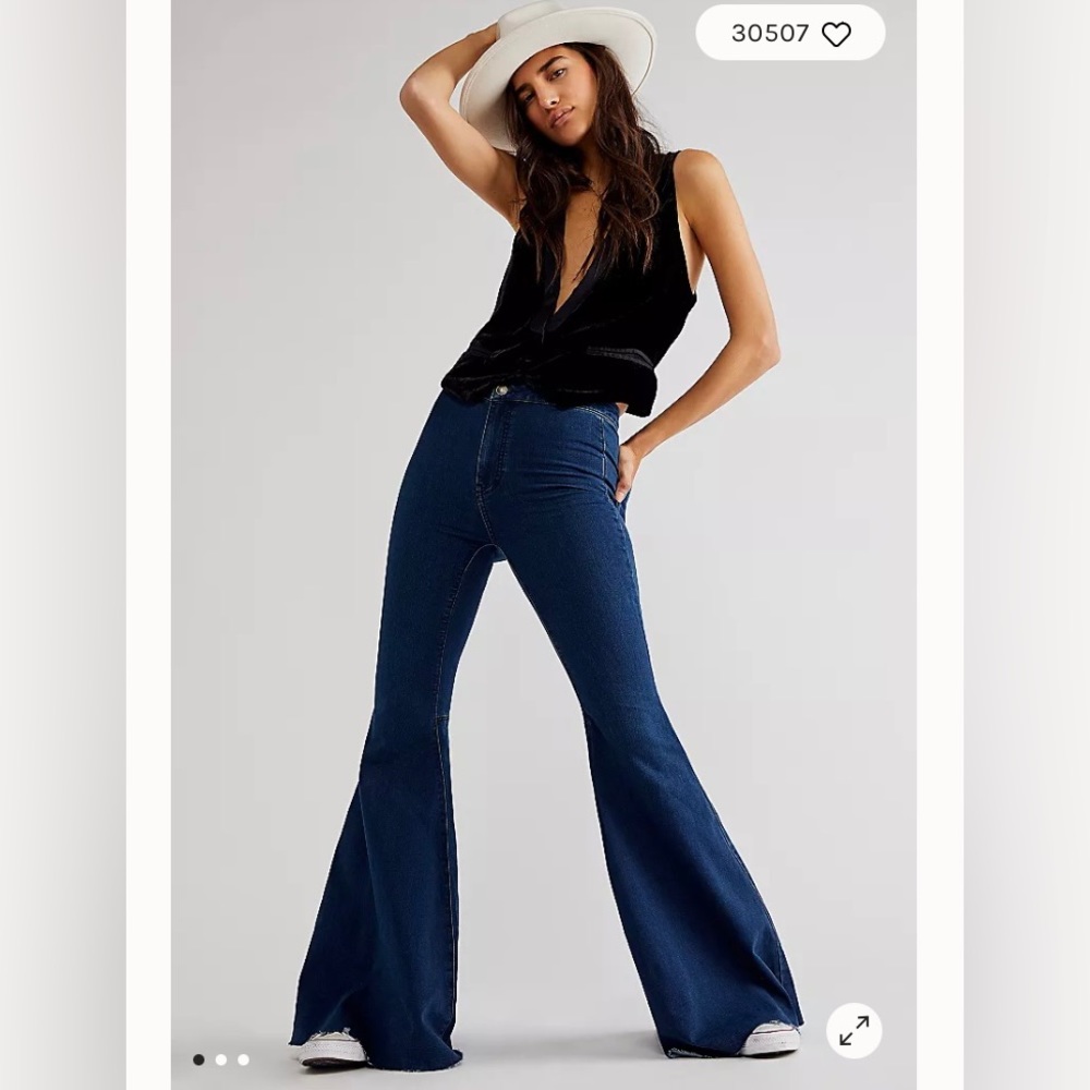 We The Free Just Float On Flare Jeans/ size 24/ color-rich blue NWT